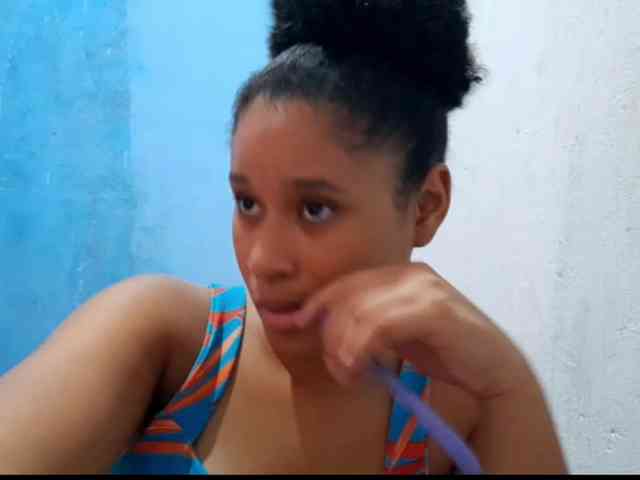 RomanaBeatson webcam