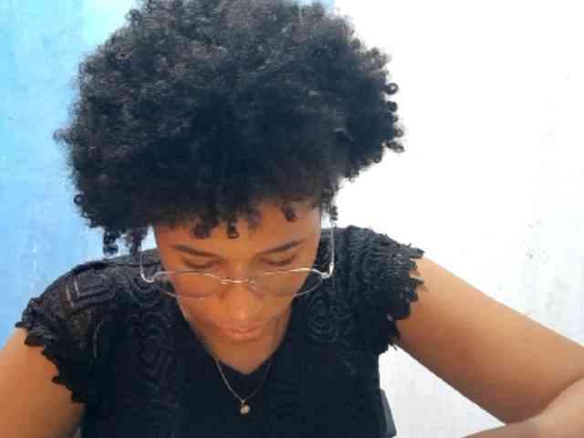 RomanaBeatson webcam