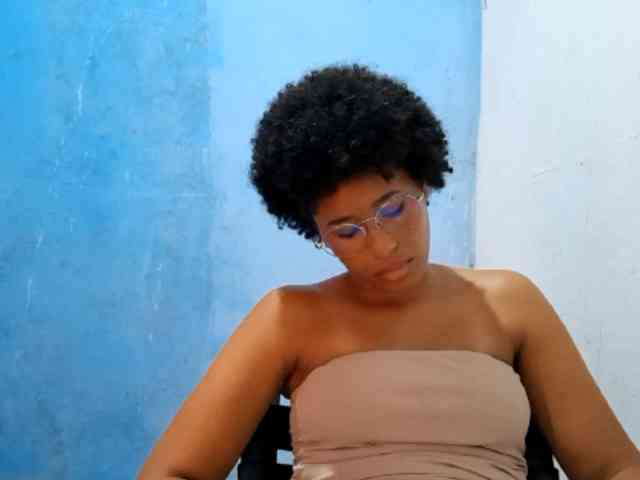 RomanaBeatson webcam