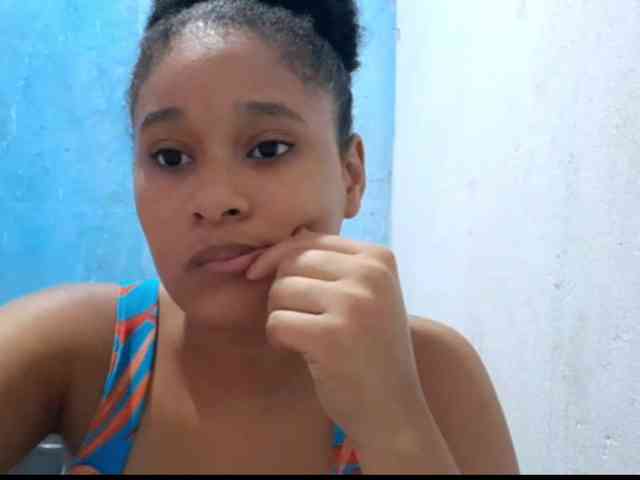 RomanaBeatson webcam