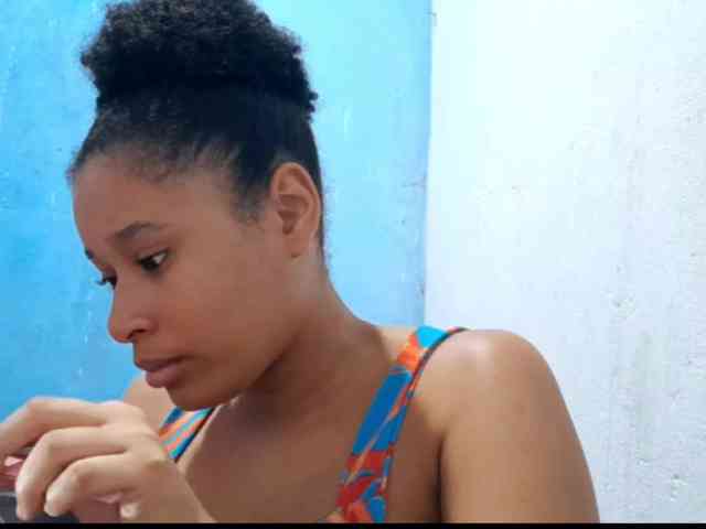 RomanaBeatson webcam