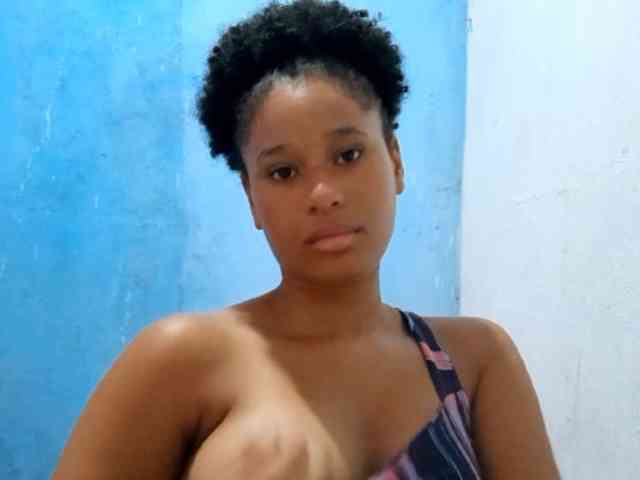 RomanaBeatson webcam