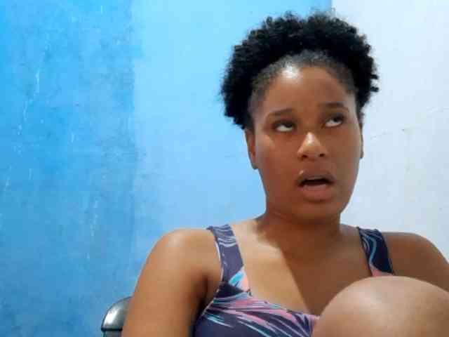 RomanaBeatson webcam