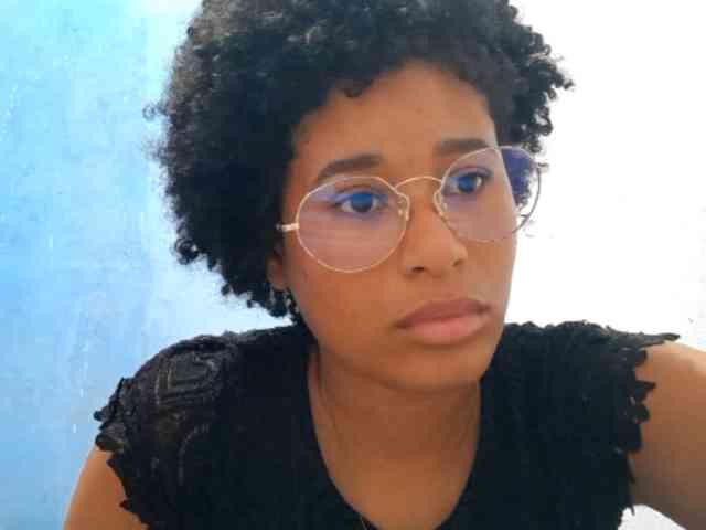 RomanaBeatson webcam