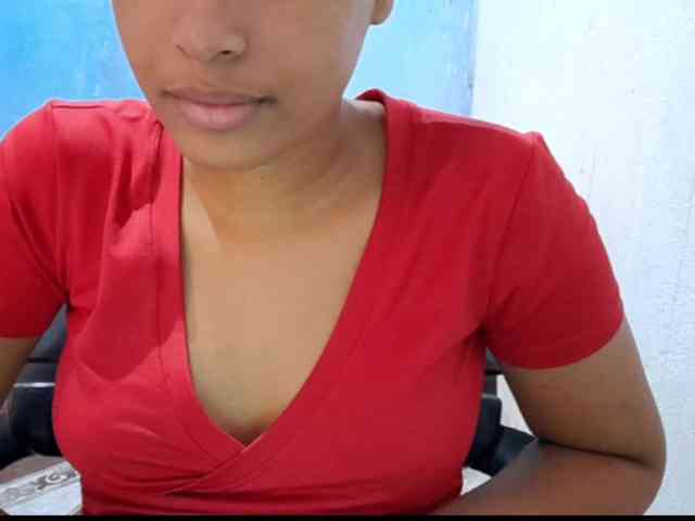 RomanaBeatson webcam