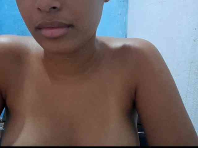 RomanaBeatson webcam