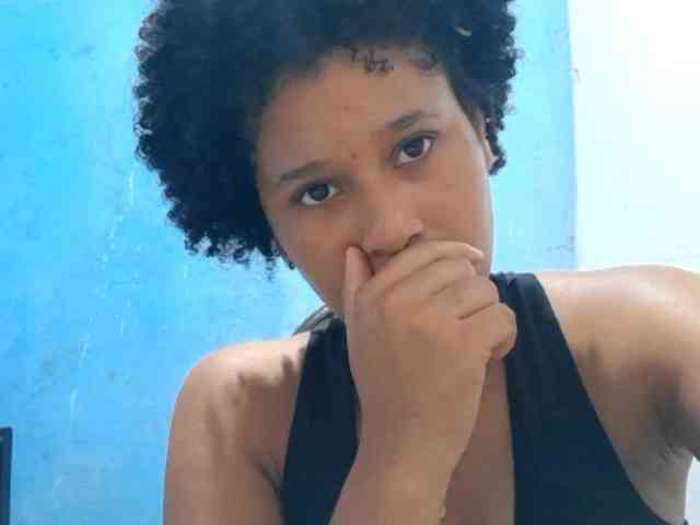 RomanaBeatson webcam