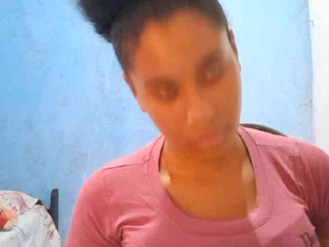 RomanaBeatson webcam