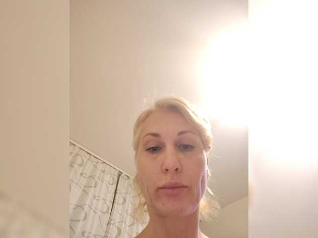 Lionessa broadcasting live