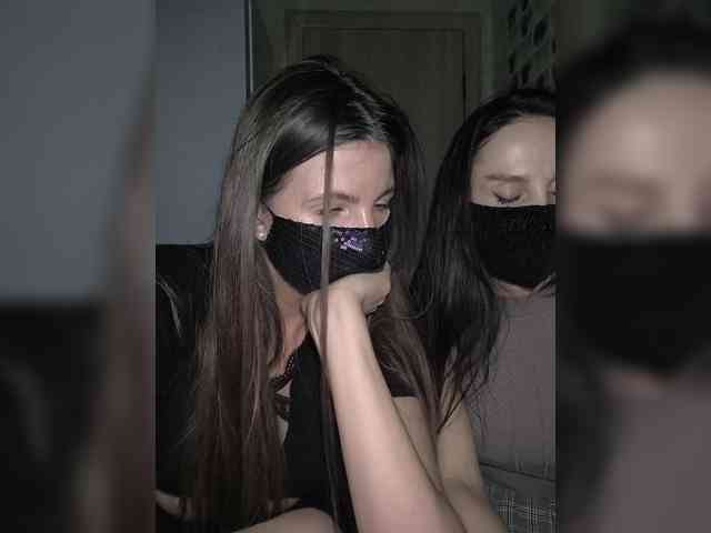 2Bounty Live Webcam on BongaCams