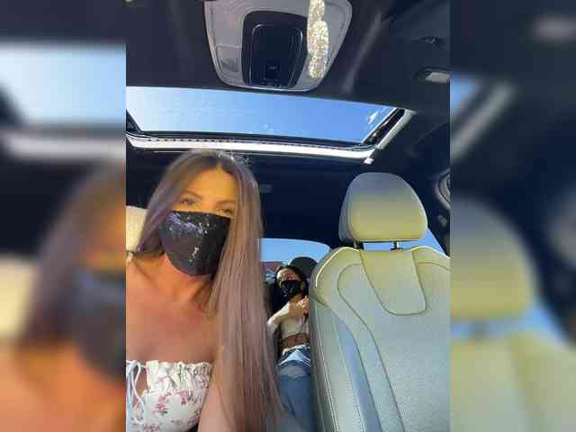 2Bounty Live Webcam on BongaCams