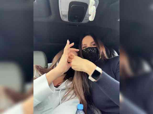 2Bounty Live Webcam on BongaCams