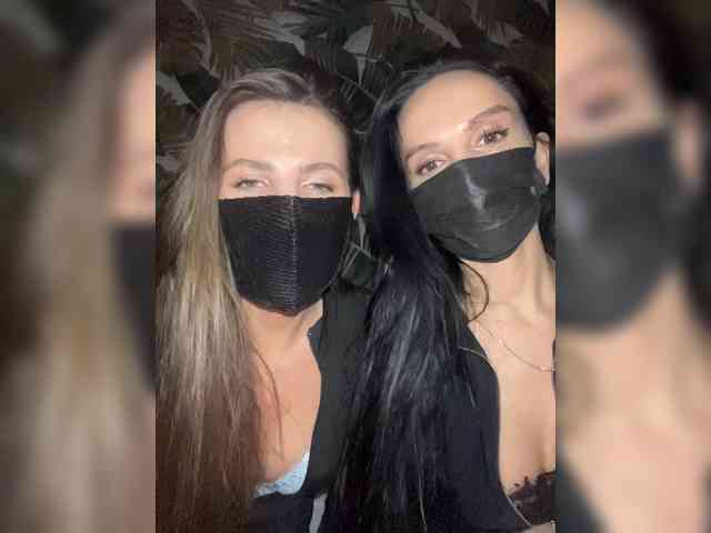 2Bounty Live Webcam on BongaCams