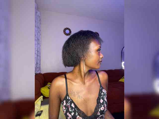 Flirtyysheery webcam