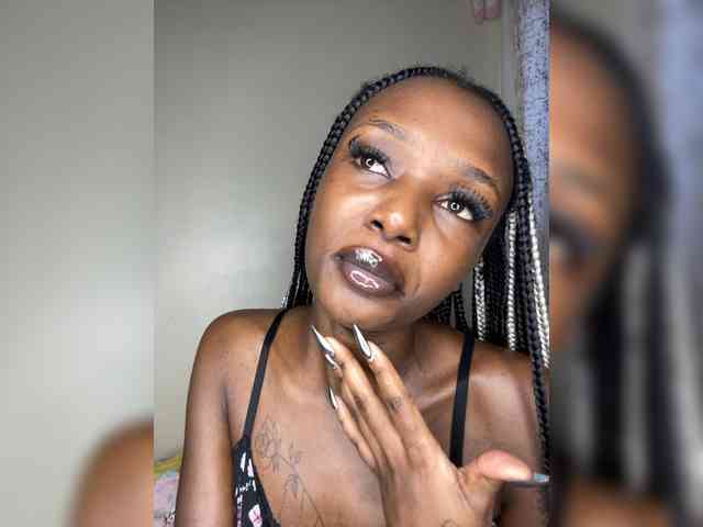 Flirtyysheery webcam