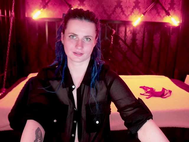 AlisaGrace's BongaCams show and profile