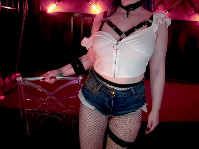 AlisaGrace's BongaCams show and profile