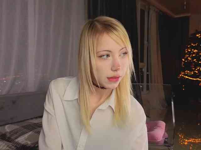 UwuFlower Live Webcam on BongaCams