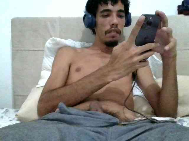 foxfuckerbr1 Live Webcam on BongaCams