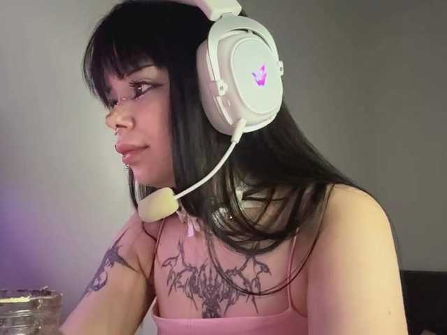 QuianaDearman's BongaCams show and profile