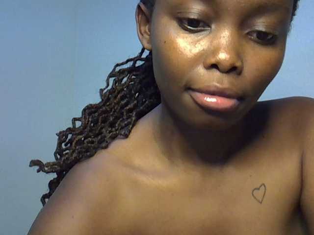 LAESTY broadcasting live