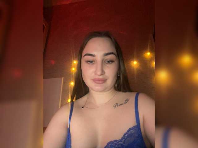 le modèle Elaine-Bell est en webcam porno dans un show sur le site bongacams, il possède les tags suivants: White/Caucasian,Brunette,Shaved