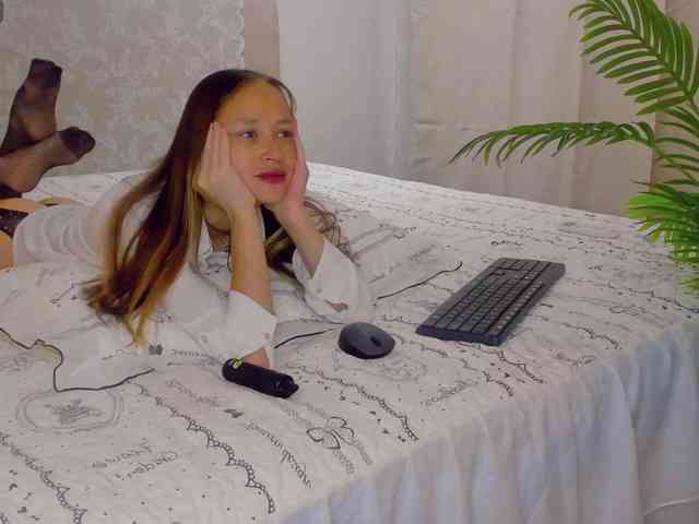 SlowlyLolly44 webcam