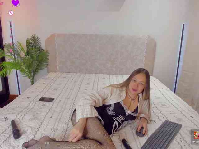 SlowlyLolly44 webcam