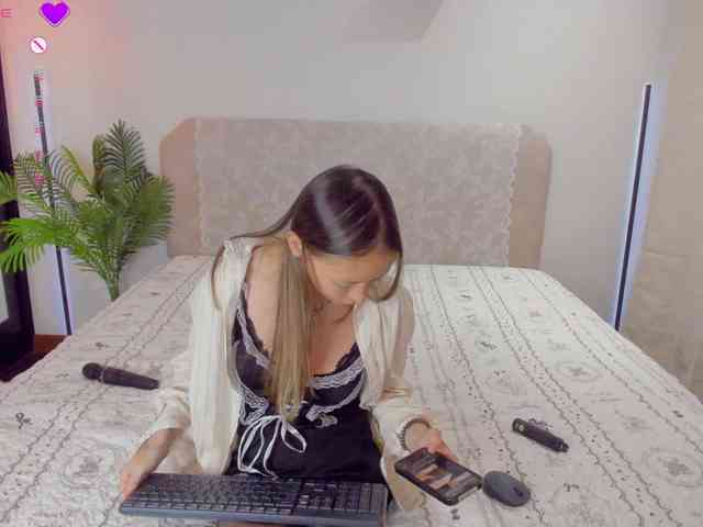 SlowlyLolly44 Live Webcam on BongaCams
