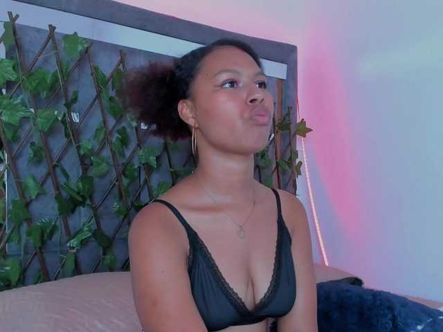 tatianasquirthot's BongaCams show and profile