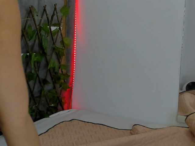 tatianasquirthot's BongaCams show and profile