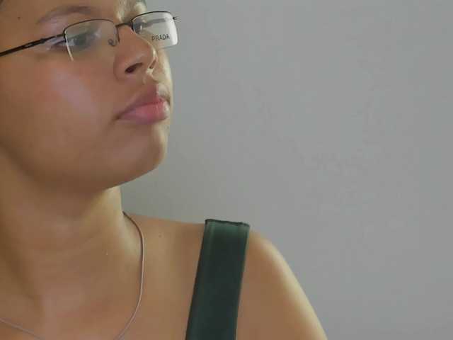 tatianasquirthot's BongaCams show and profile