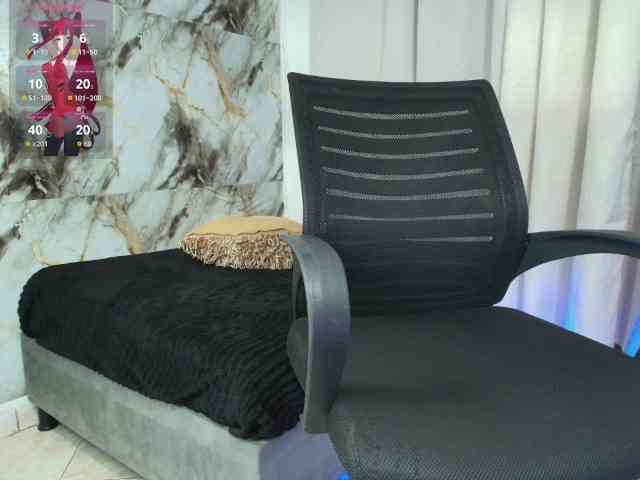 aisha-brunette aisha-brunette