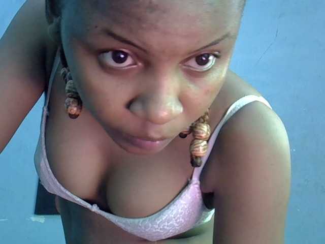 GoldenGoddess1 webcam