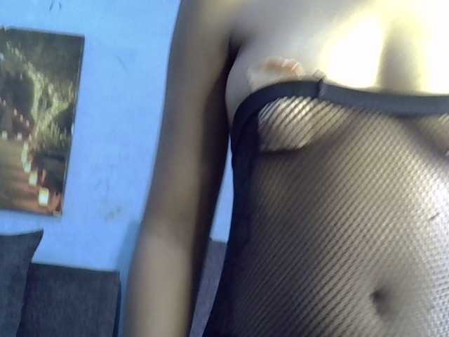 GoldenGoddess1's BongaCams show and profile