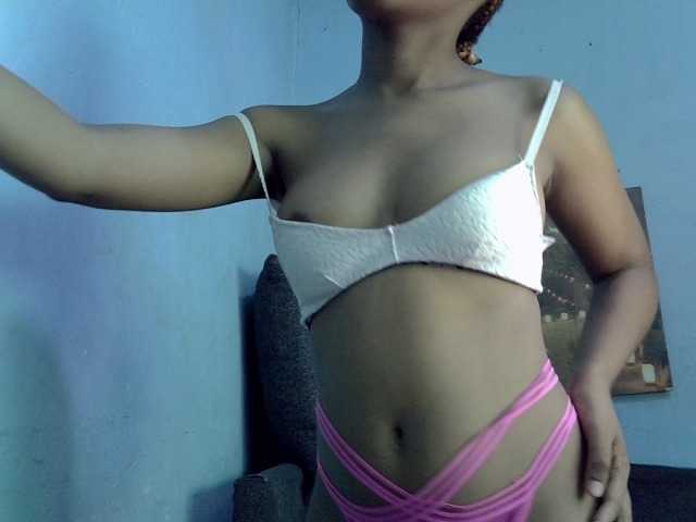 GoldenGoddess1 webcam