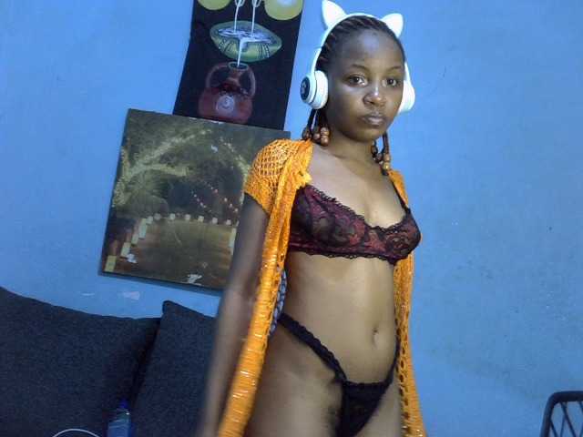 GoldenGoddess1's BongaCams show and profile