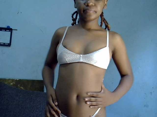 GoldenGoddess1's BongaCams show and profile