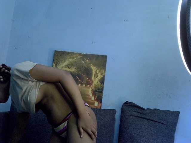 GoldenGoddess1's BongaCams show and profile