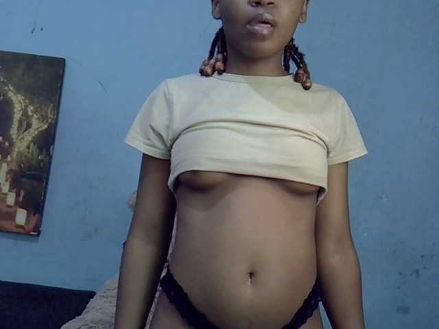 GoldenGoddess1's BongaCams show and profile