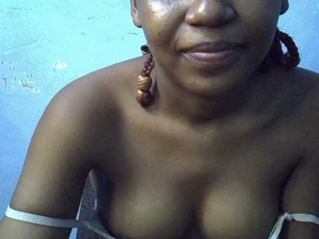 GoldenGoddess1's BongaCams show and profile