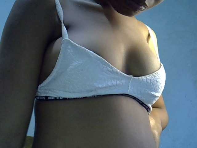 GoldenGoddess1's BongaCams show and profile