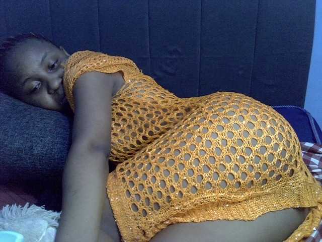 GoldenGoddess1's BongaCams show and profile