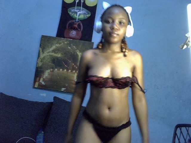 GoldenGoddess1's BongaCams show and profile