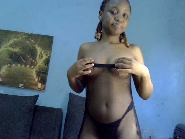 GoldenGoddess1's BongaCams show and profile