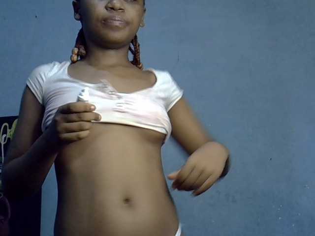 GoldenGoddess1 webcam