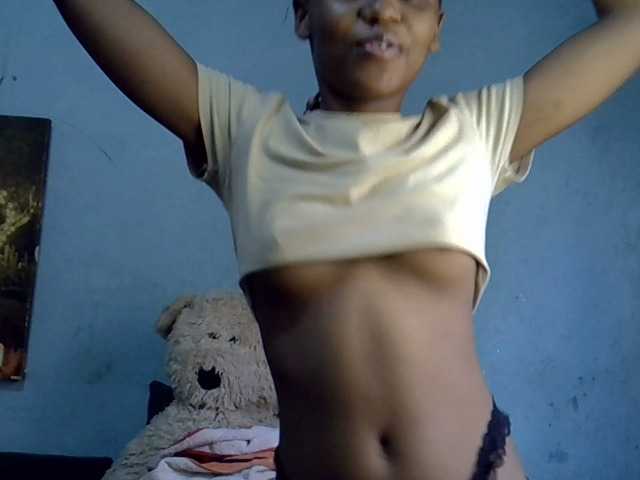 GoldenGoddess1's BongaCams show and profile