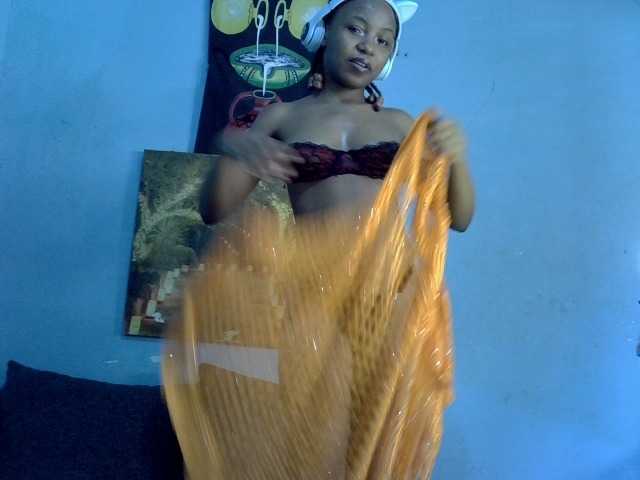 GoldenGoddess1's BongaCams show and profile