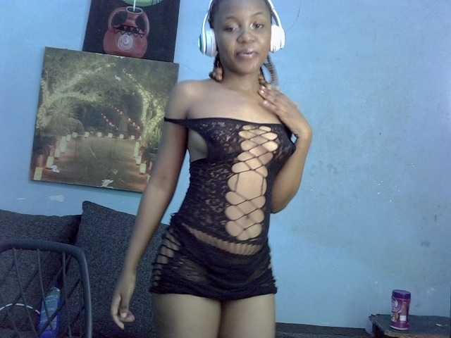 GoldenGoddess1's BongaCams show and profile