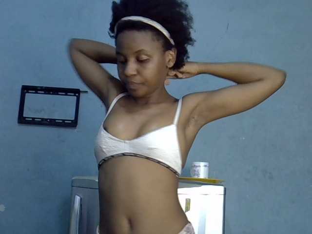 GoldenGoddess1 webcam